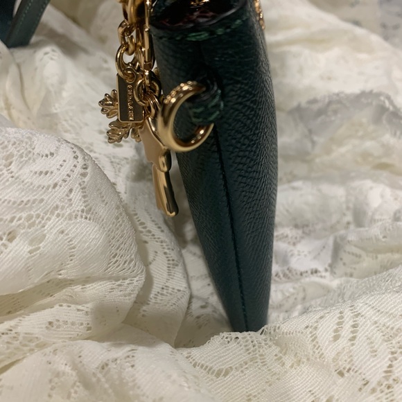 Coach Wristlet with 2 charms- Forest Green -new - Picture 8 of 16